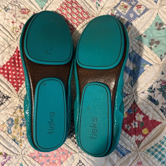 Tieks patent leather ballet flats in Tieks blue - Picture 4 of 6
